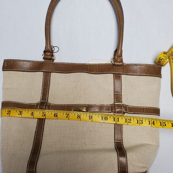 Carryland hand bag tote NWT - Picture 6 of 10